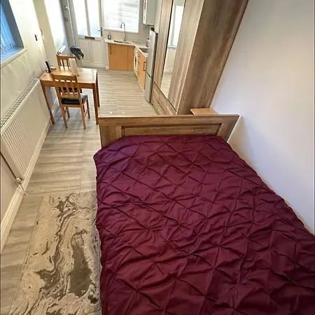 Gatwick Cosy Apartment Crawley  Esterno foto